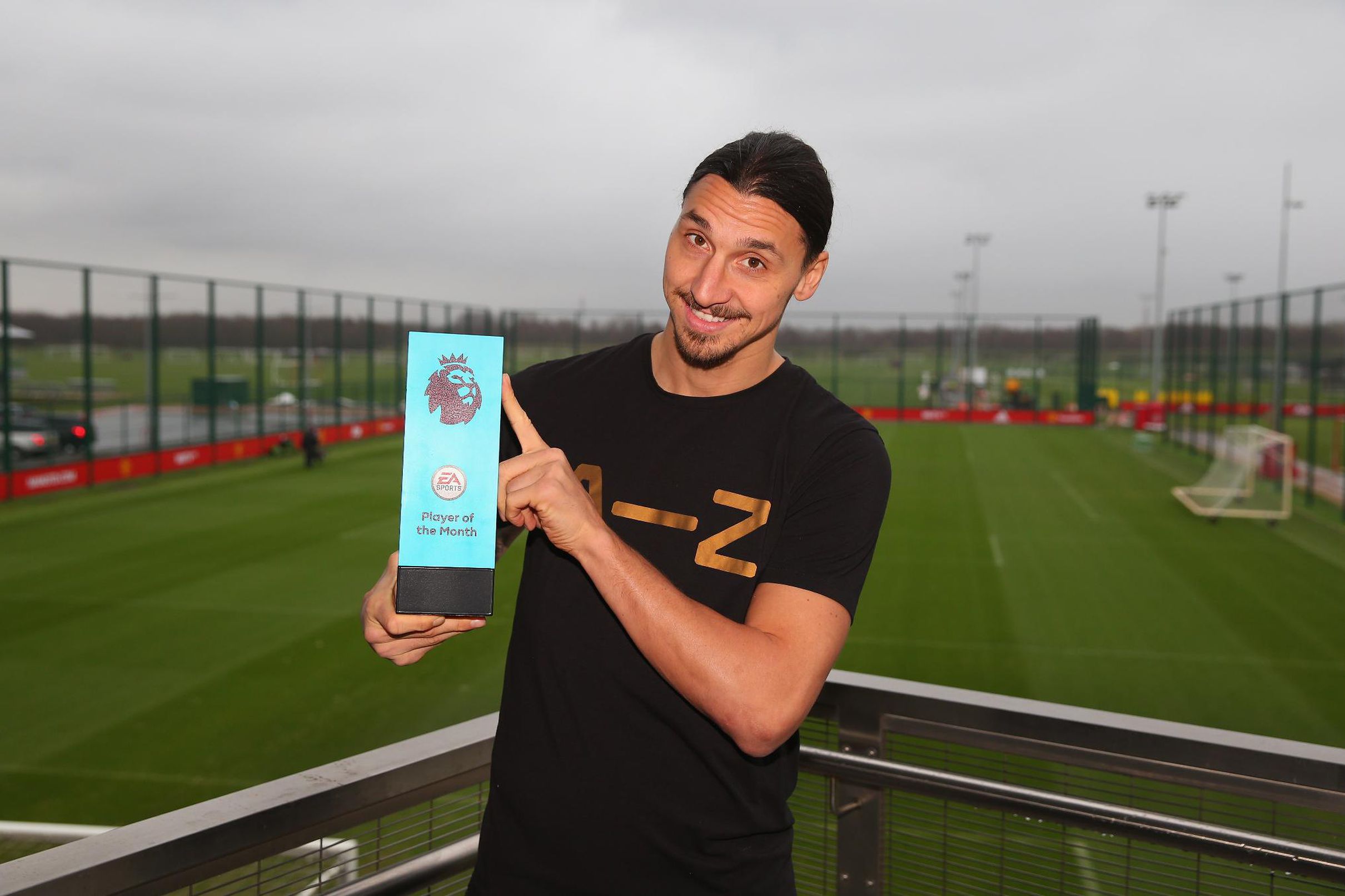 When will the premier league player of the month be announced